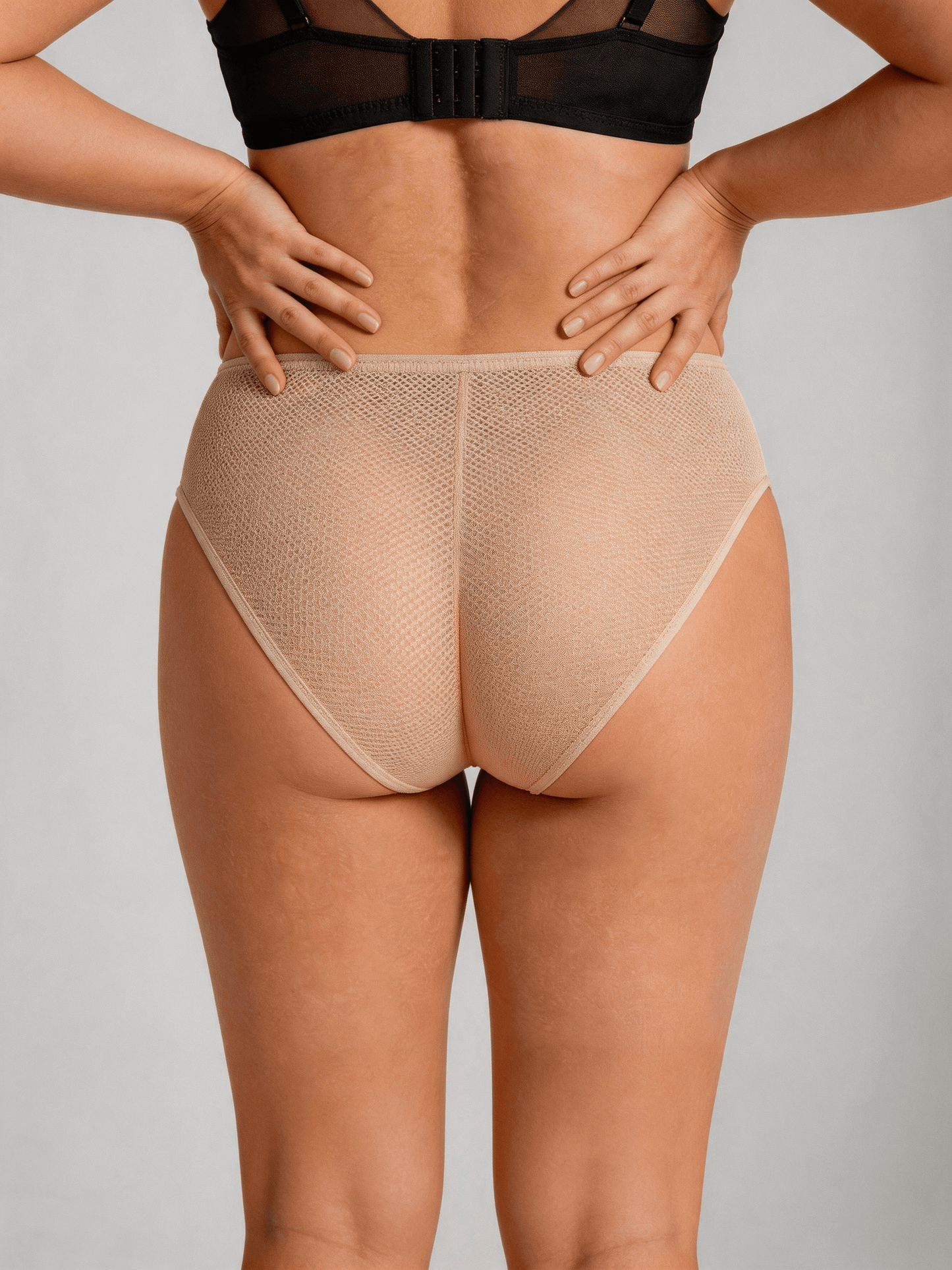 Plus Size Women's Panties With Breathable Hollow Out Net-Like Seamless Briefs