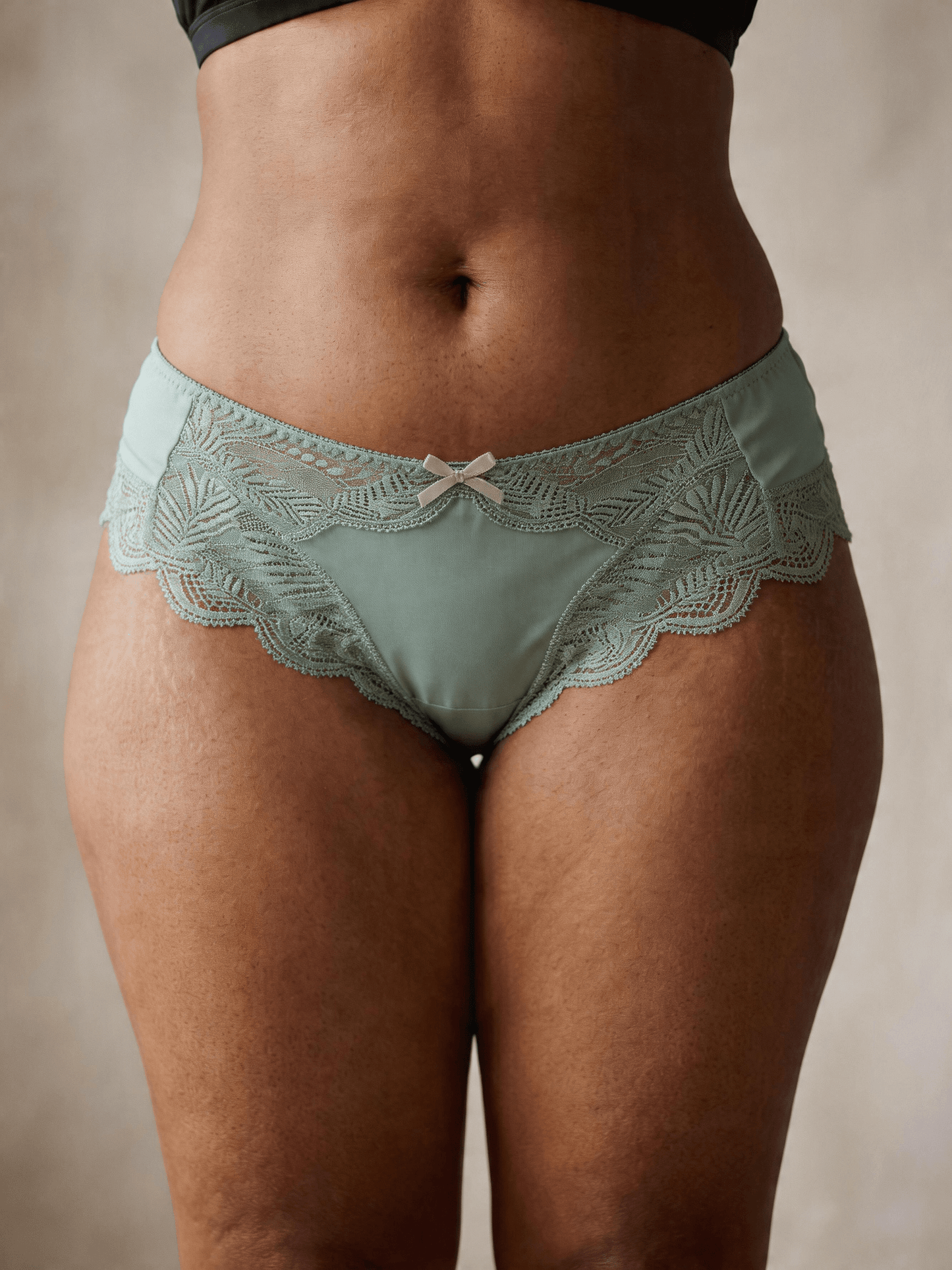 Plus Size Breathable Moisture Seamless Mid-Rise Thin Briefs for Curvy Ladies