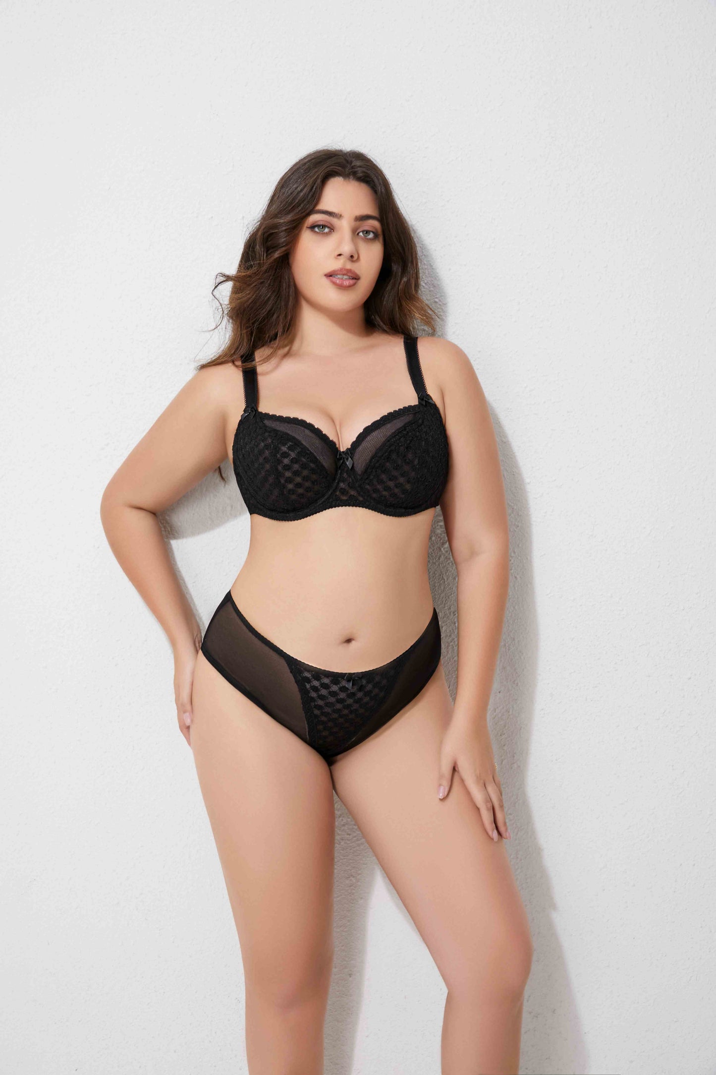 classic lace underwire bra set providing stable support for plus size busts