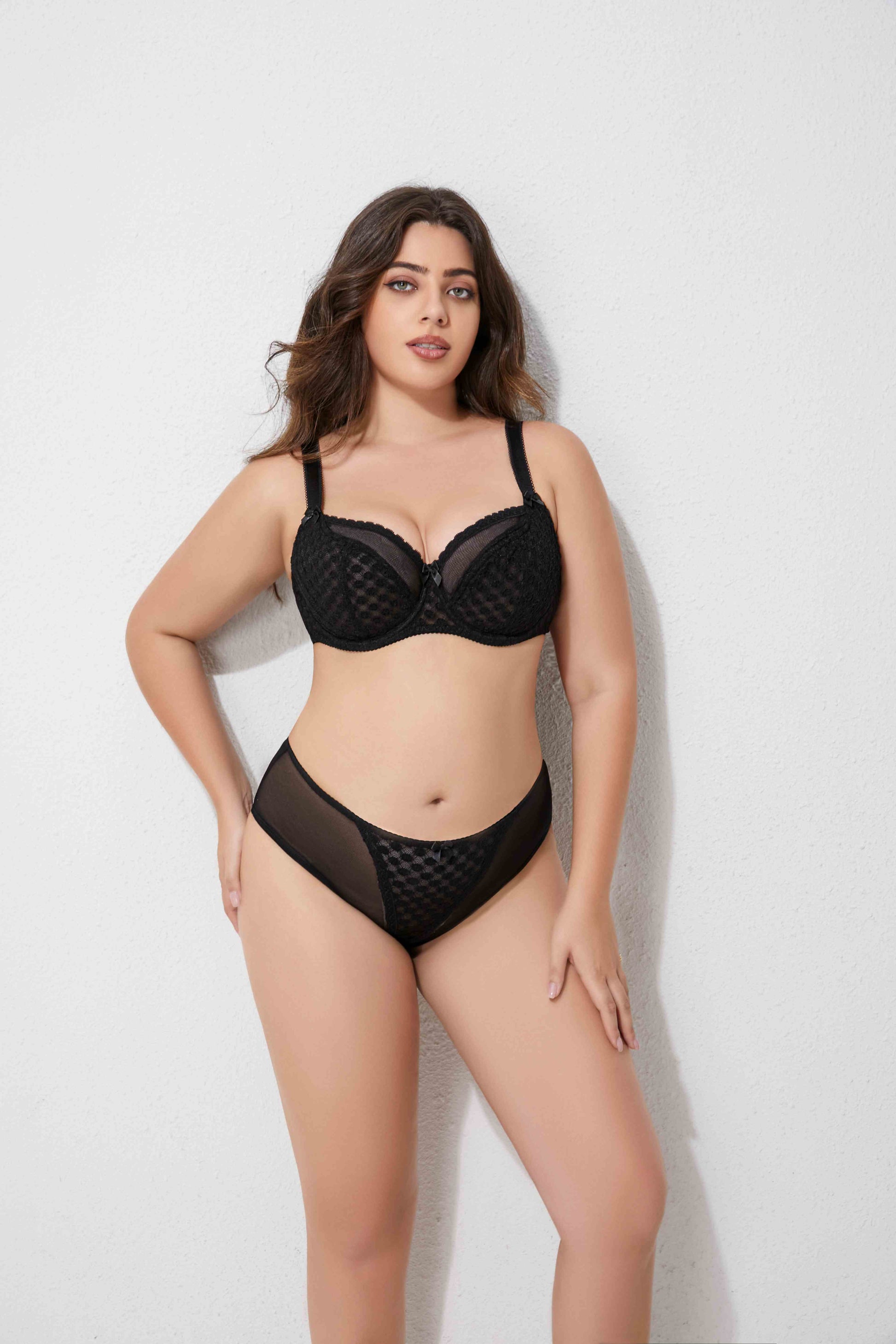 classic lace underwire bra set providing stable support for plus size busts