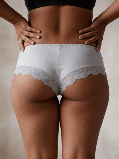 Plus Size Breathable Moisture Seamless Mid-Rise Thin Briefs for Curvy Ladies