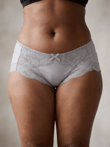 Plus Size Breathable Moisture Seamless Mid-Rise Thin Briefs for Curvy Ladies