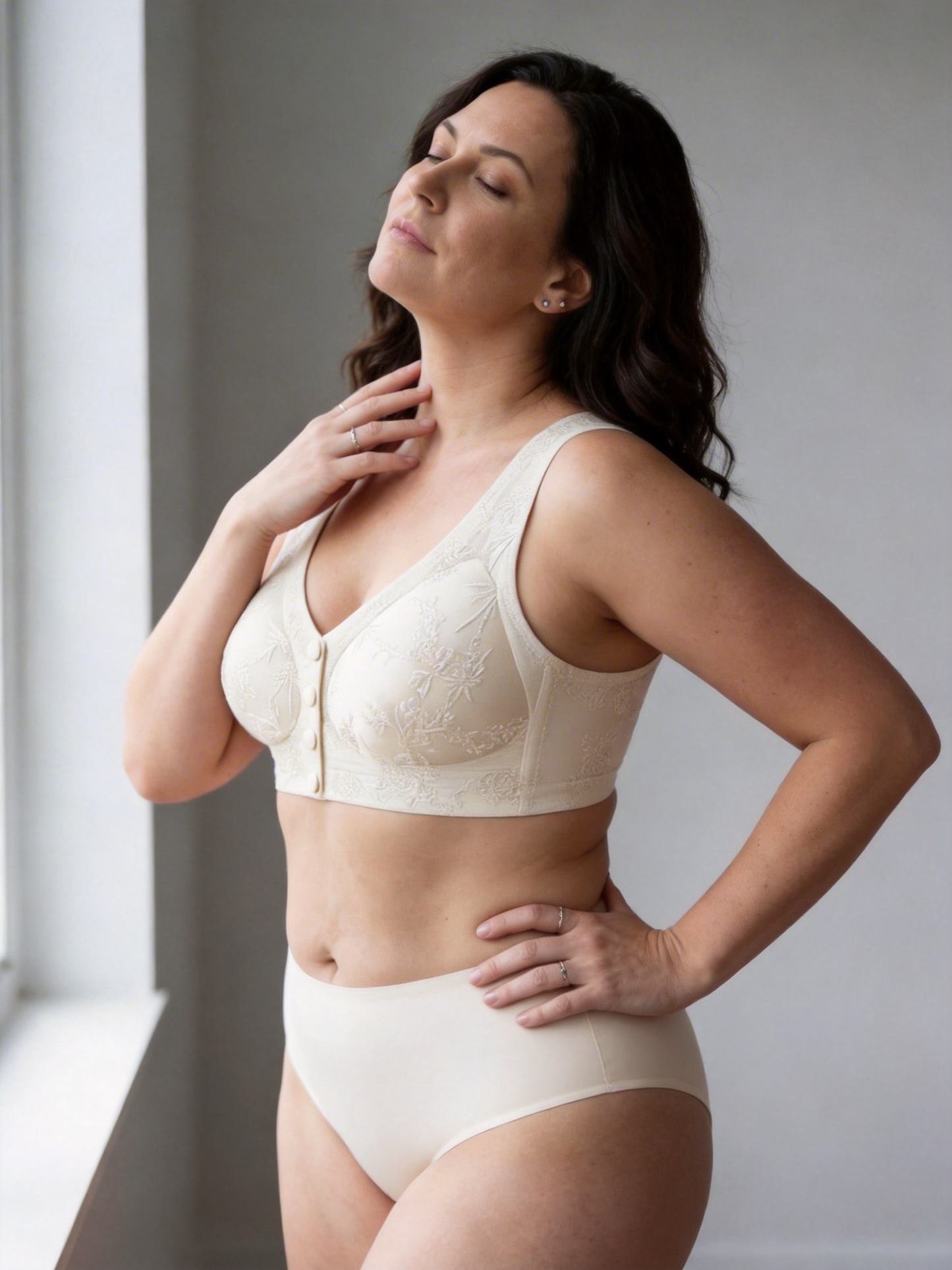 Embossed Front Closure Seamless Push Up Bra for Middle Aged & Elderly Women