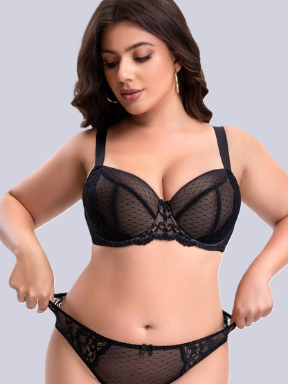 features seamless construction and targeted support to lift and shape without tightness, bulges, or uncomfortable underwire digging.