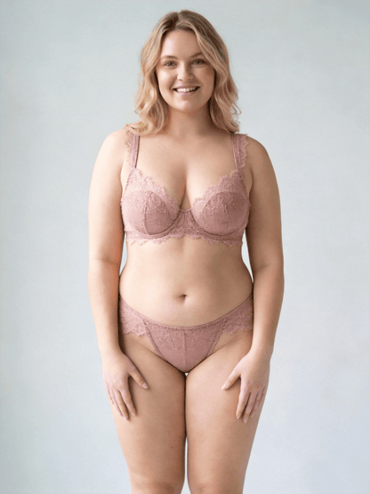 Full figure lace seamless bra, elegant delicate lace splicing combined with smooth seamless design.