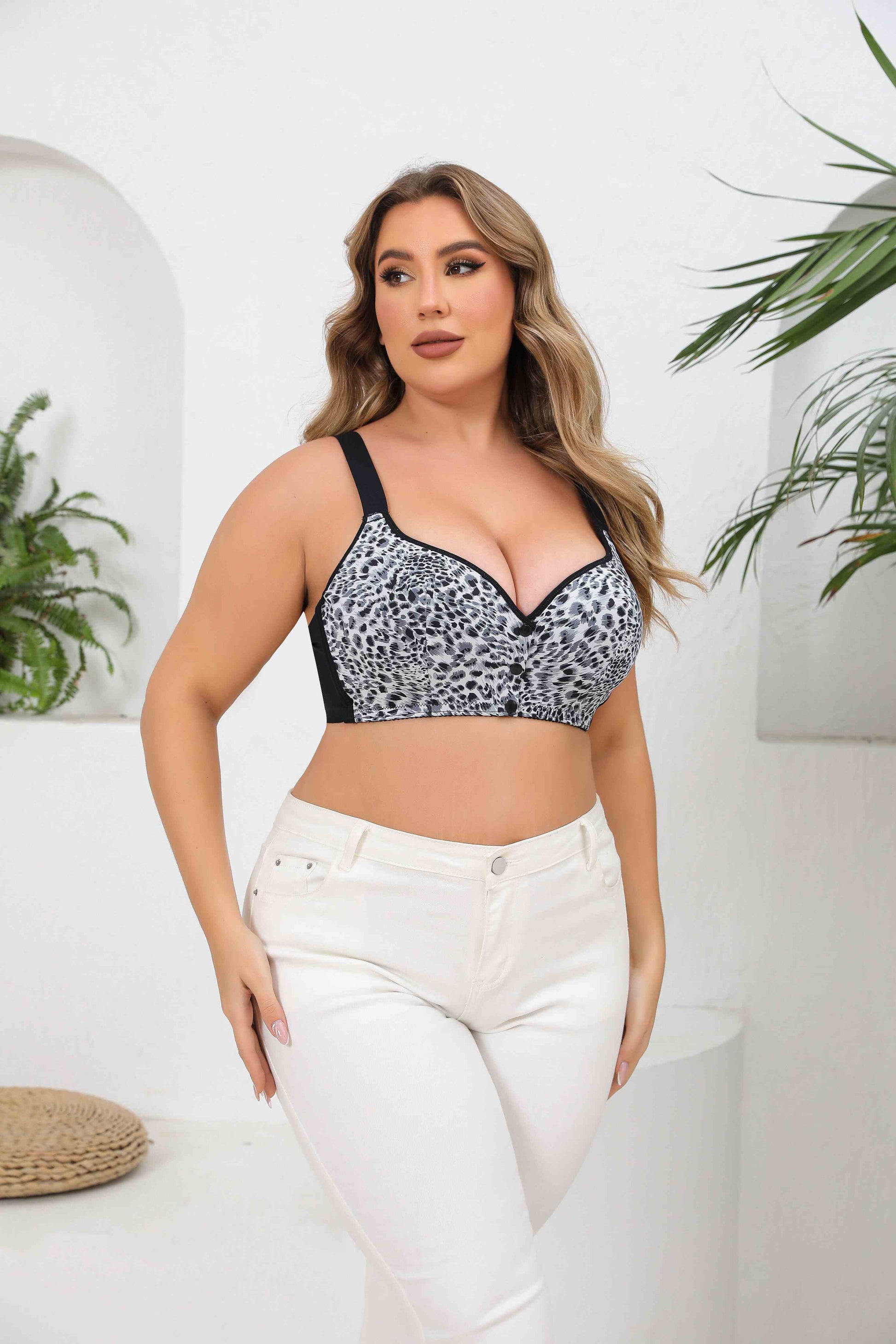 seamless leopard bra with side smoothing and supportive shaping