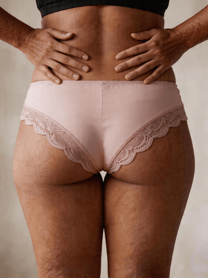 Plus Size Breathable Moisture Seamless Mid-Rise Thin Briefs for Curvy Ladies