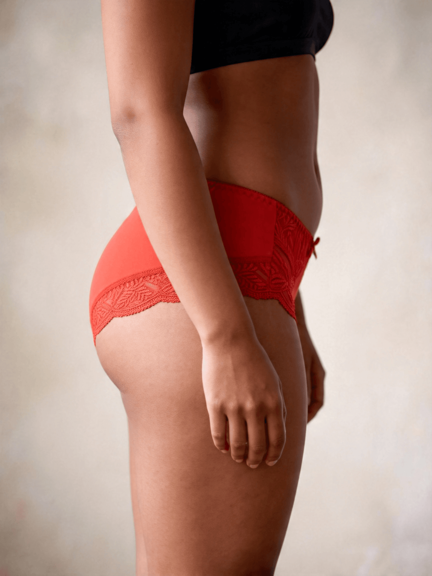 Plus Size Breathable Moisture Seamless Mid-Rise Thin Briefs for Curvy Ladies