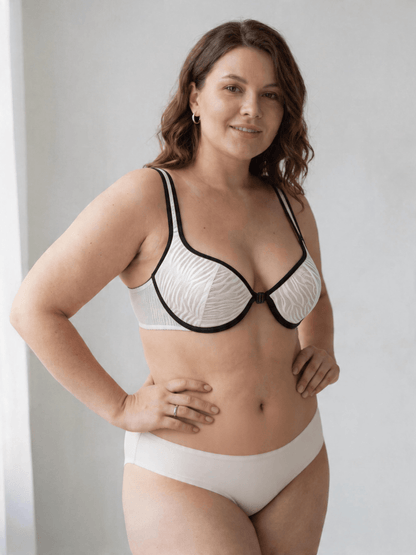 Plus Size Front Closure Elegant Printed Style Intimate with Underwire Support