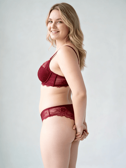 Stretchy soft fabric ensures snug fit and all-day comfort, wireless structure relieves chest pressure.