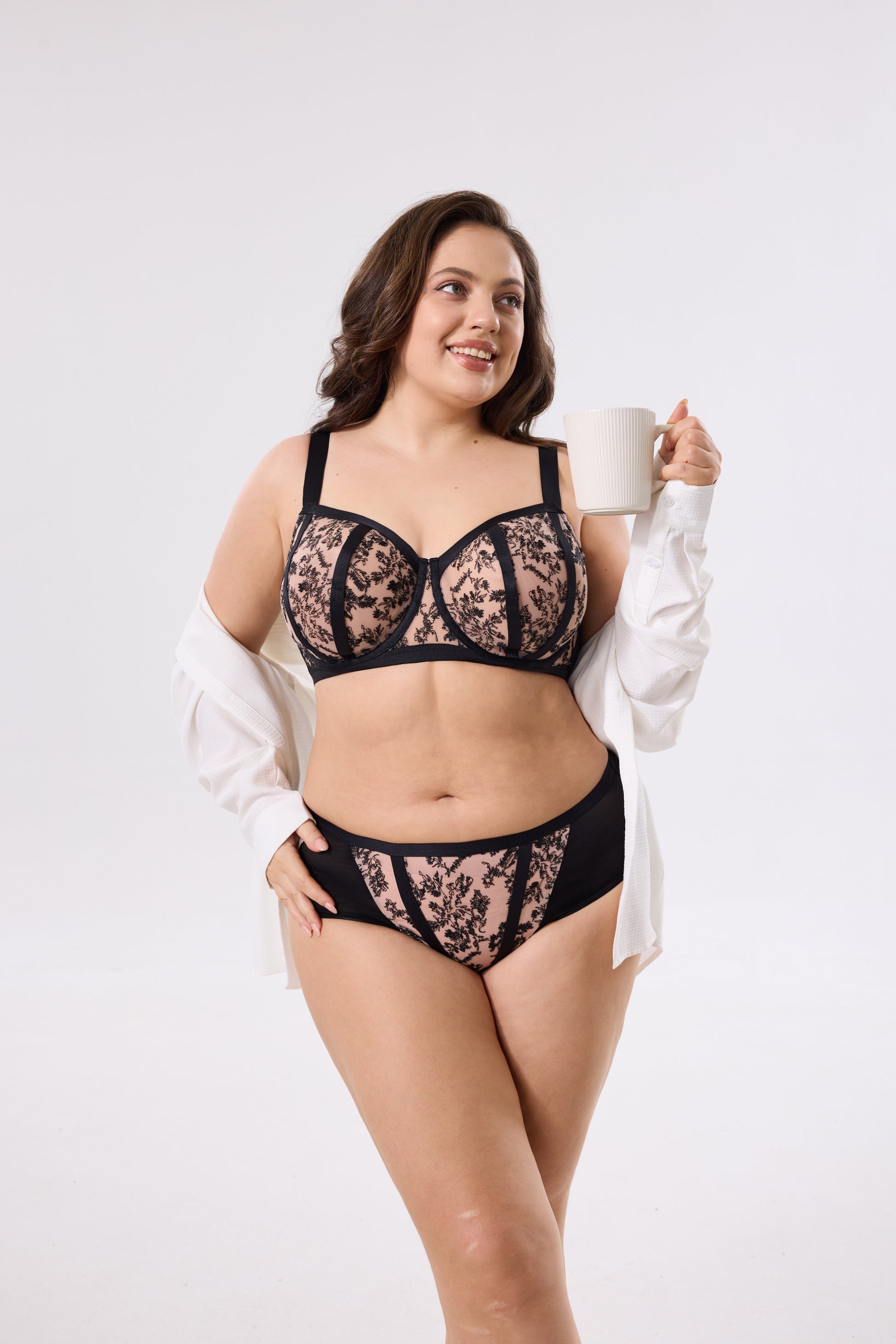luxury net lace underwire bra set with delicate embroidery