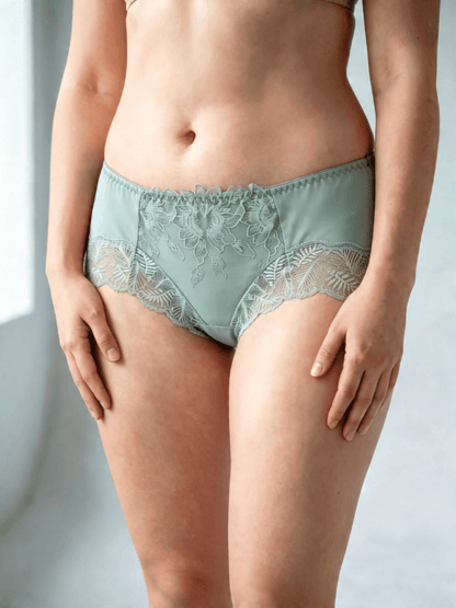 Women's Large Size Breathable Moisture Embroidery Panty, Mid-High Waist Briefs