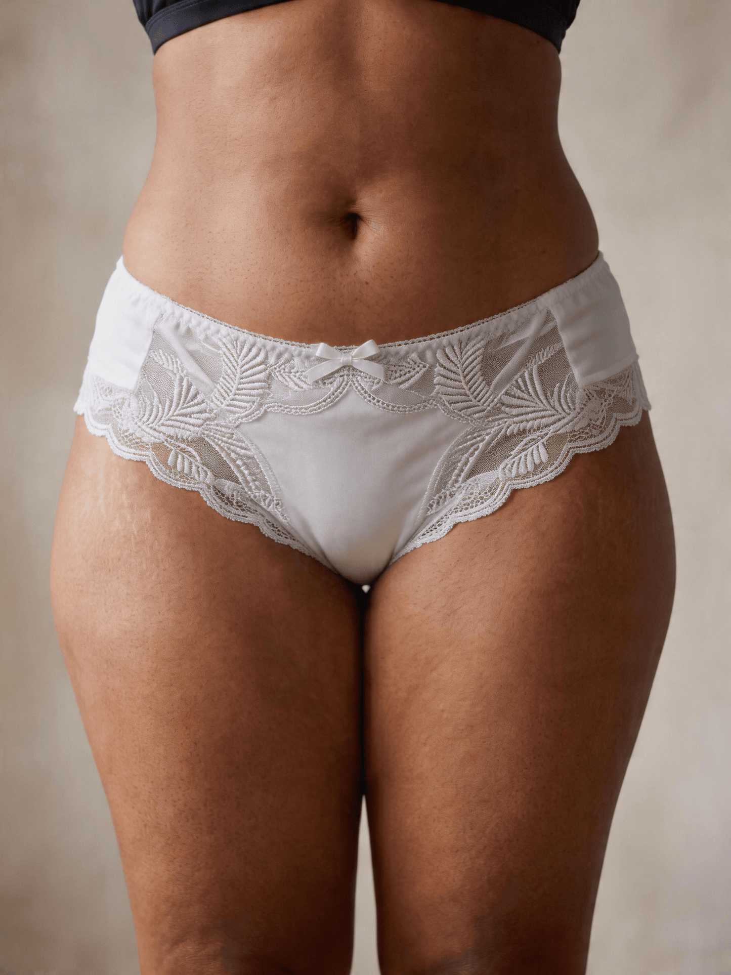 Plus Size Breathable Moisture Seamless Mid-Rise Thin Briefs for Curvy Ladies