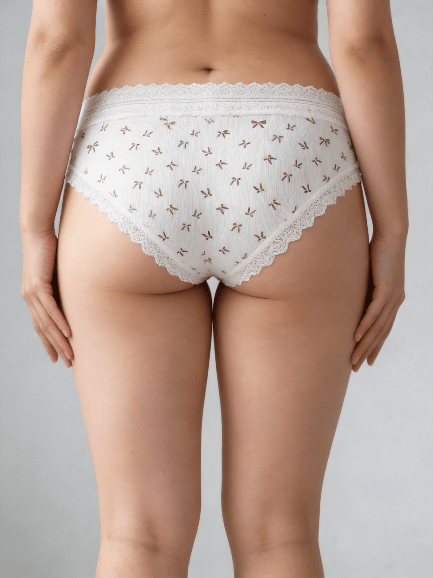 Thinskin light feel tender smooth, ultra-thin lightweight texture brings zero-burden wearing sense.