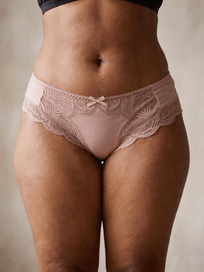Plus Size Breathable Moisture Seamless Mid-Rise Thin Briefs for Curvy Ladies