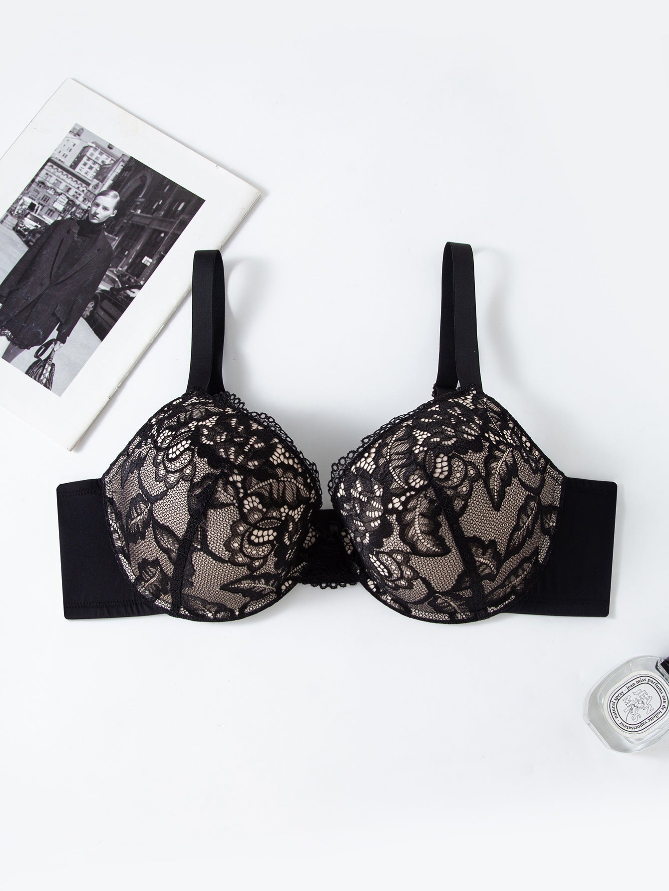 D-G CUP Elegant Black Lace Plus Size Bra for Curvy Women